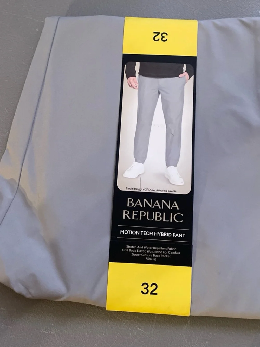 Banana Republic Men’s Motion Tech Hybrid Pant — Light Gray